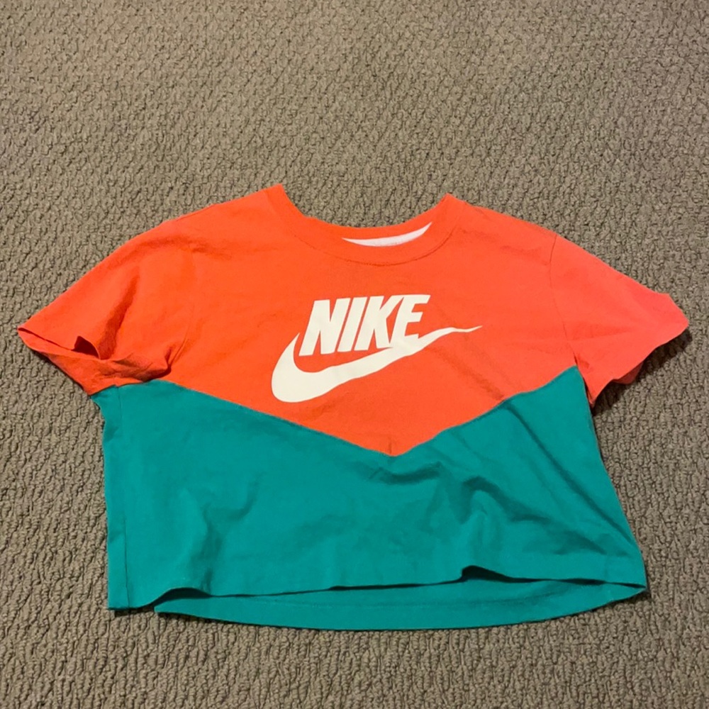 Nike Crop Top